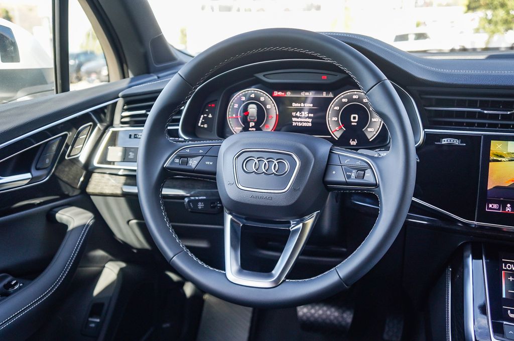 Thumbnail: 2026 Audi Q7 - 9