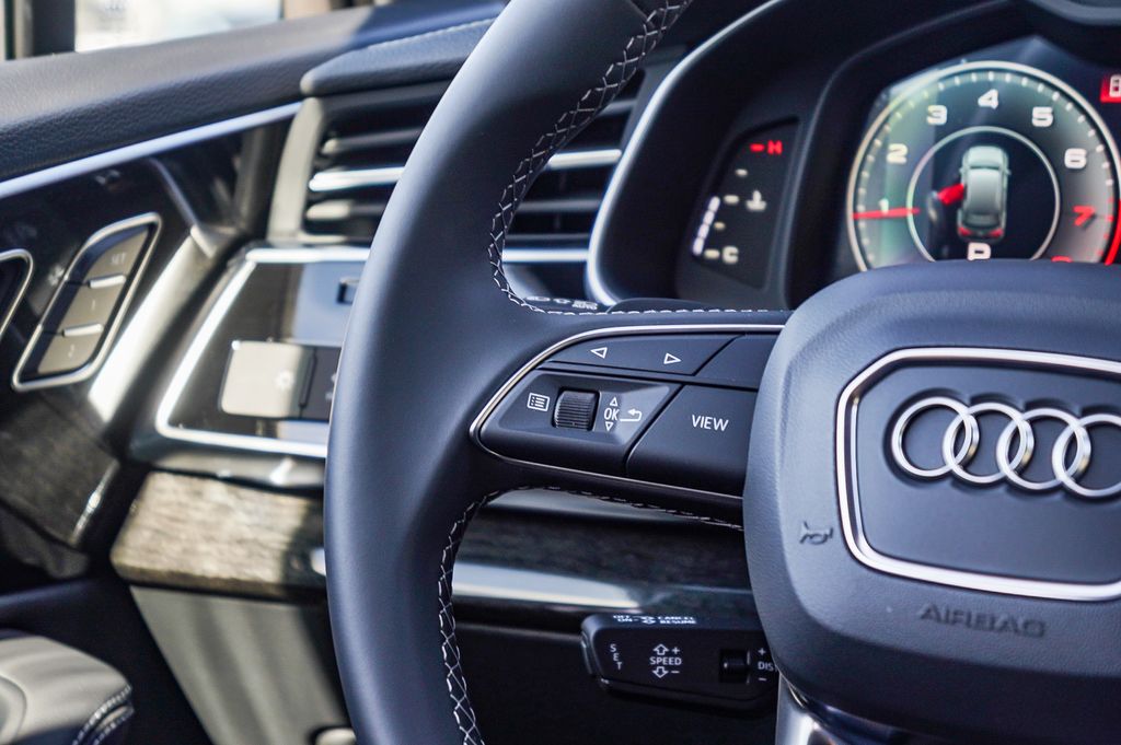 Thumbnail: 2026 Audi Q7 - 23