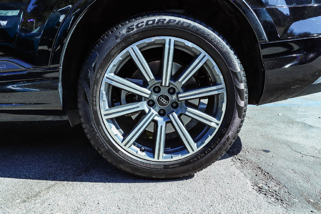 Thumbnail: 2023 Audi Q7 - 7