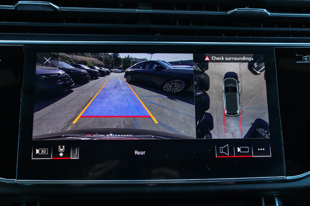 Thumbnail: 2023 Audi Q7 - 25
