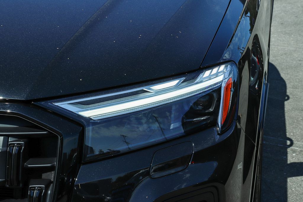 Thumbnail: 2025 Audi Q7 - 19