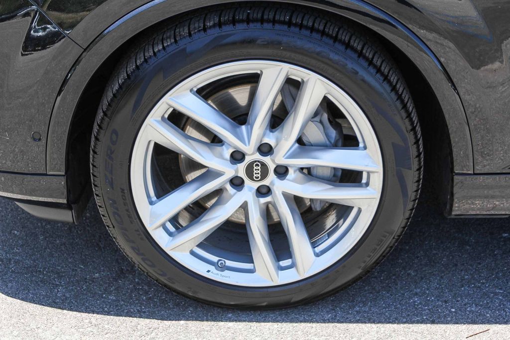 Thumbnail: 2025 Audi Q7 - 6