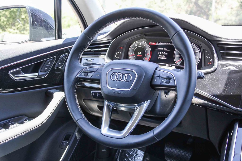 Thumbnail: 2025 Audi Q7 - 8