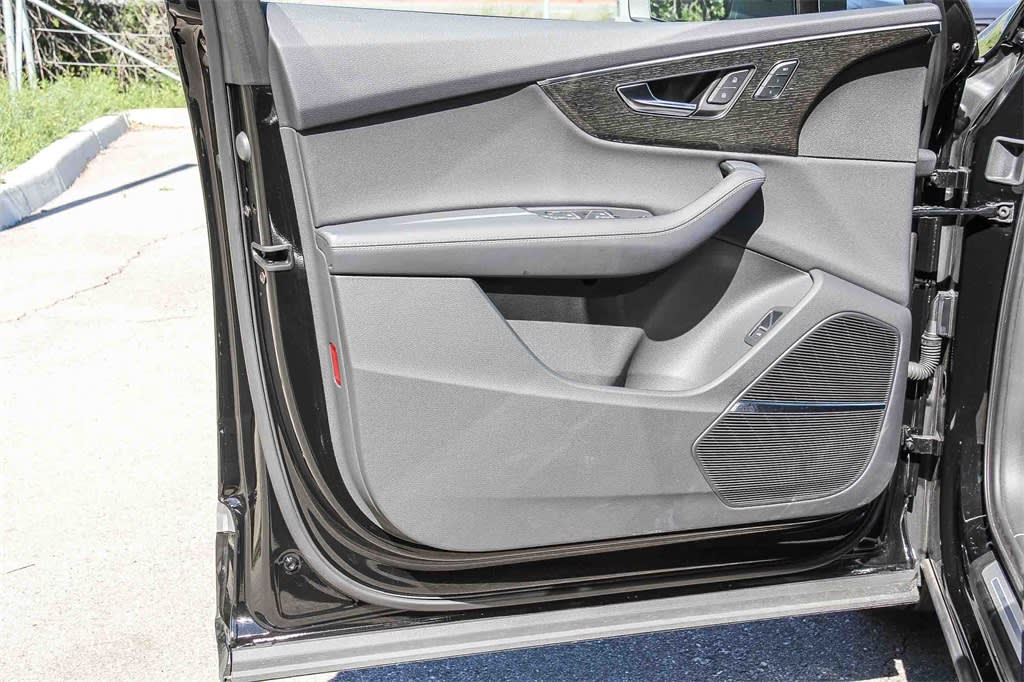 Thumbnail: 2026 Audi Q7 - 24