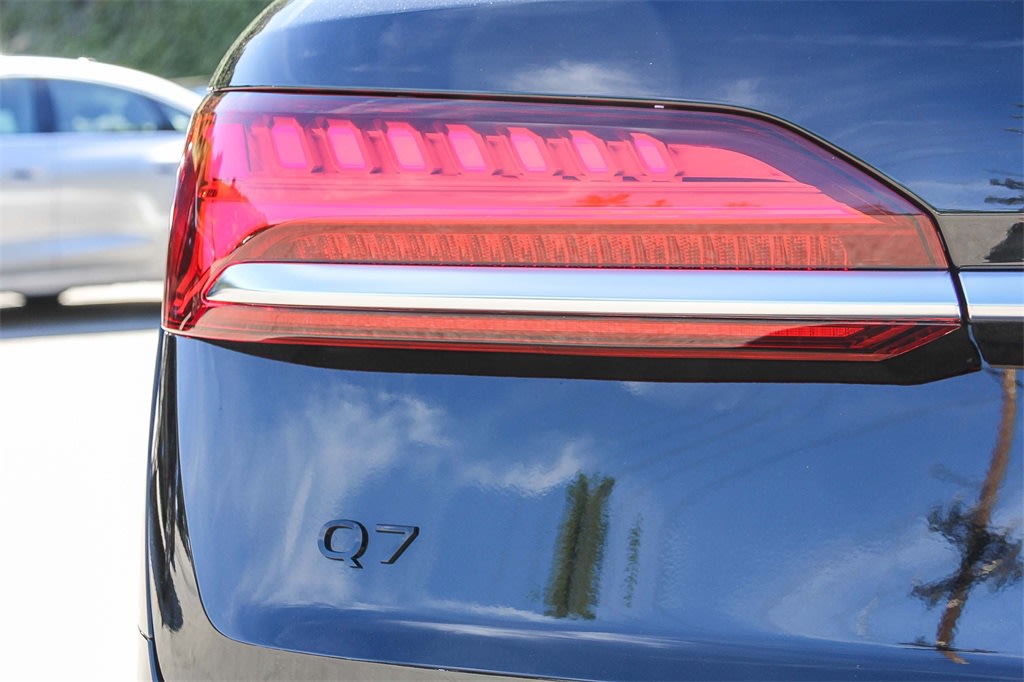 Thumbnail: 2026 Audi Q7 - 21