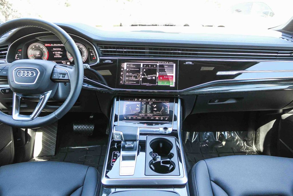 Thumbnail: 2026 Audi Q7 - 2