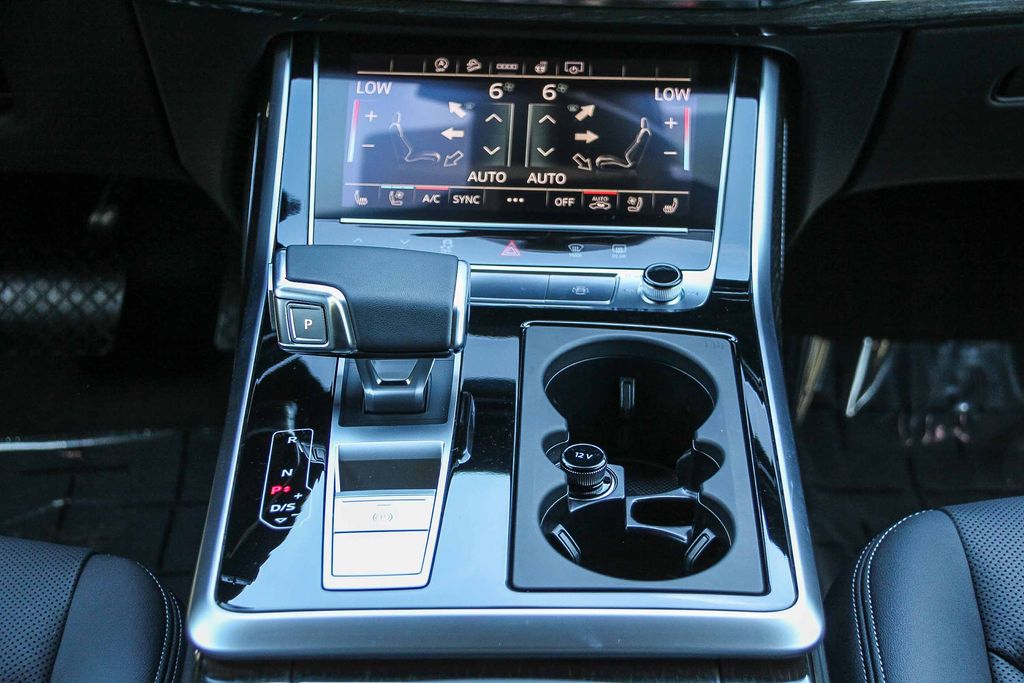 Thumbnail: 2026 Audi Q7 - 13