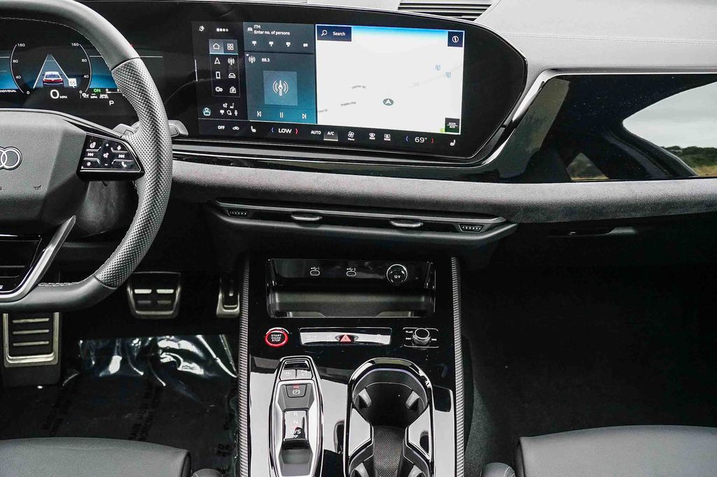 Thumbnail: 2025 Audi S5 - 8