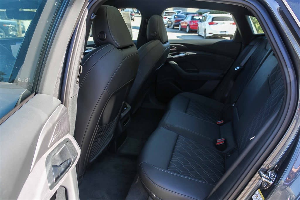 Thumbnail: 2025 Audi e-tron S - 10