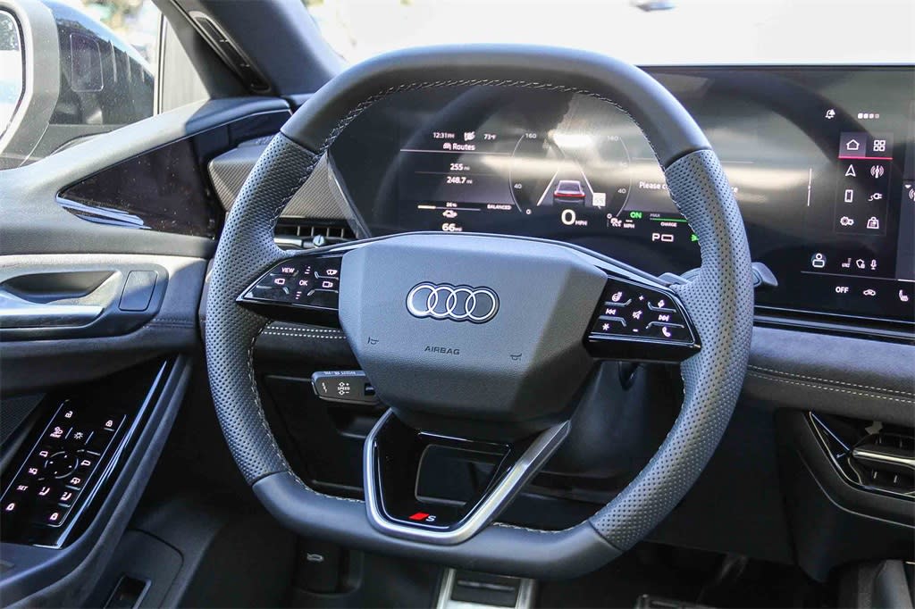 Thumbnail: 2025 Audi e-tron S - 11