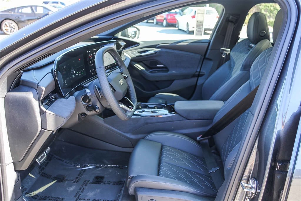 Thumbnail: 2025 Audi e-tron S - 9