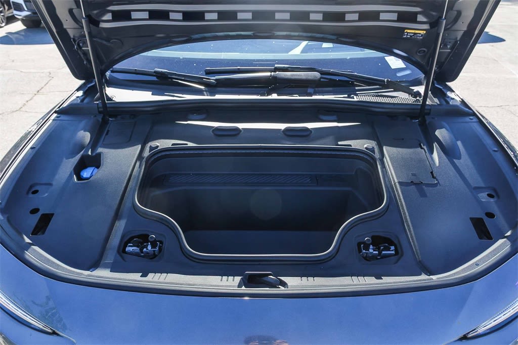 Thumbnail: 2025 Audi e-tron S - 28