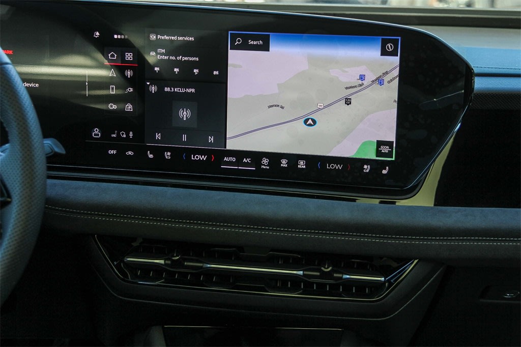 Thumbnail: 2025 Audi e-tron S - 12