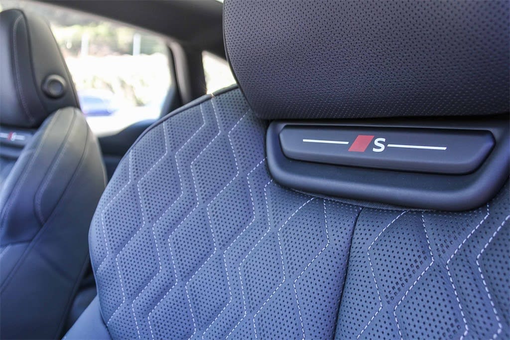 Thumbnail: 2025 Audi e-tron S - 27