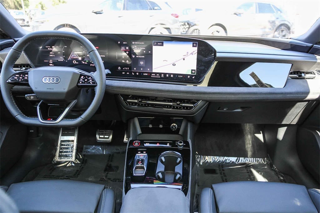 Thumbnail: 2025 Audi e-tron S - 2