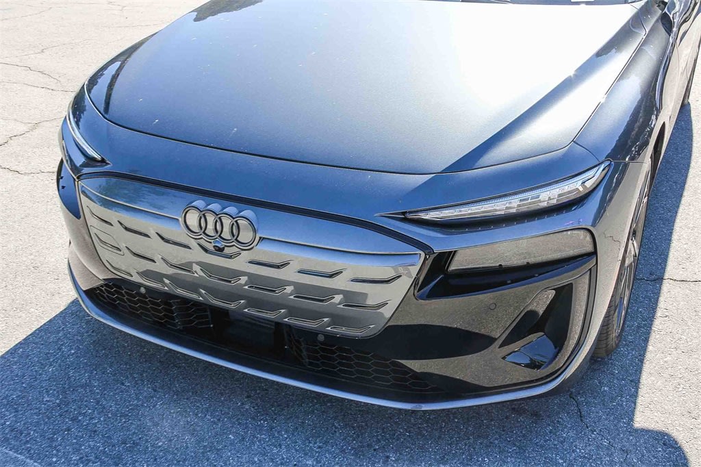 Thumbnail: 2025 Audi e-tron S - 20