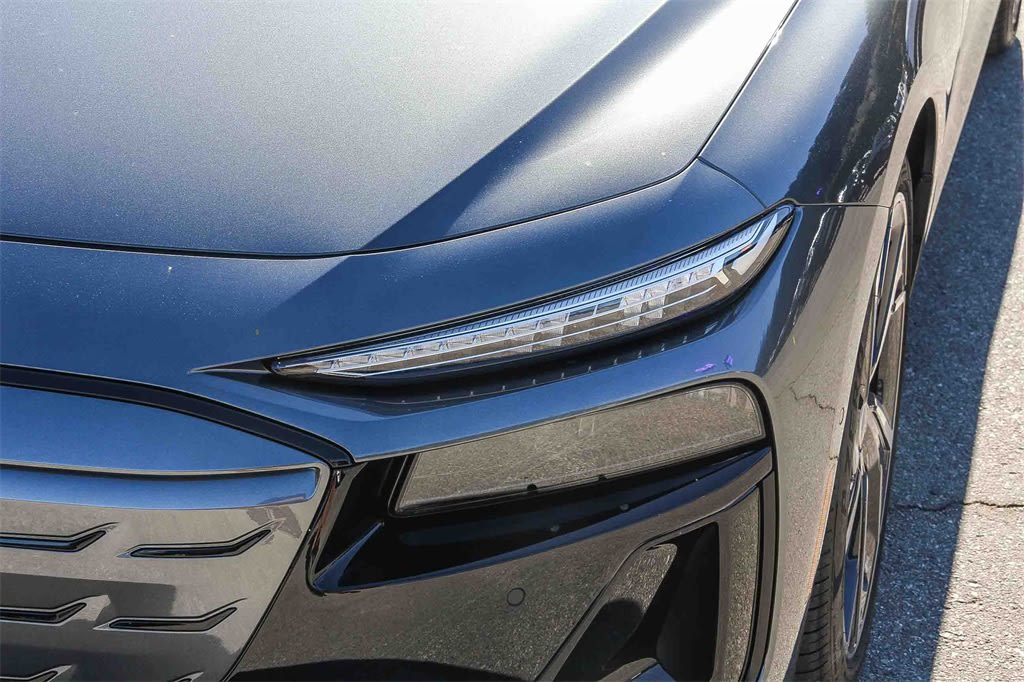 Thumbnail: 2025 Audi e-tron S - 19