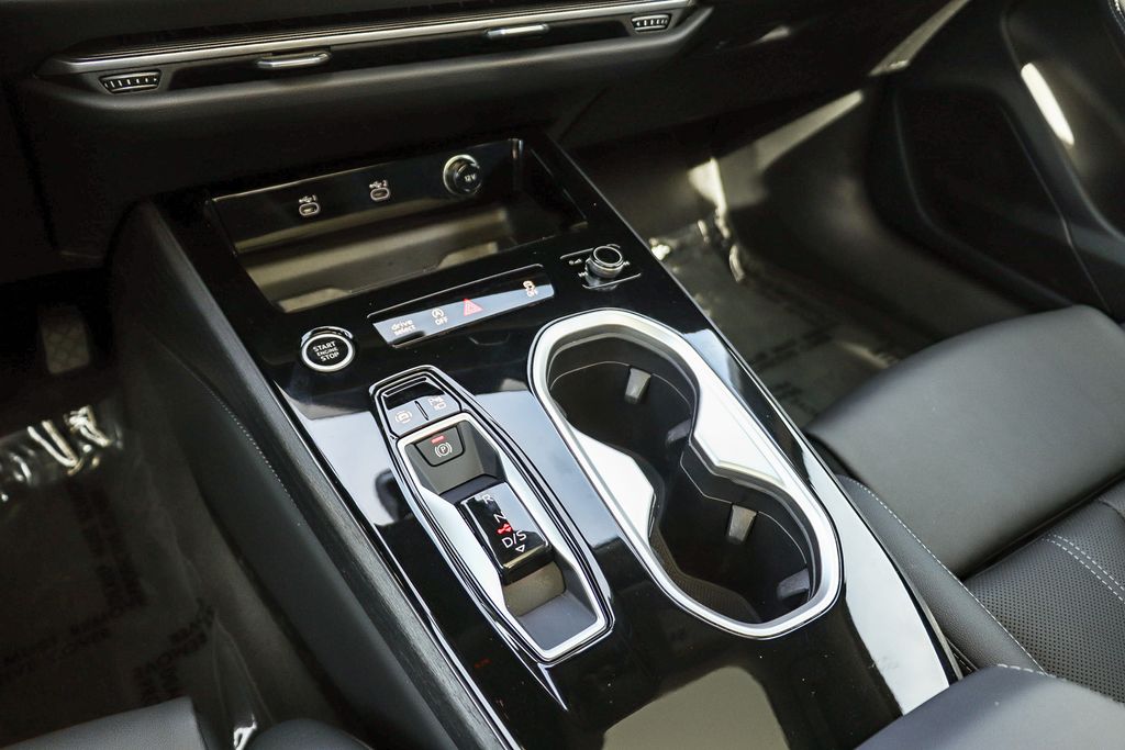 Thumbnail: 2026 Audi A6 - 15