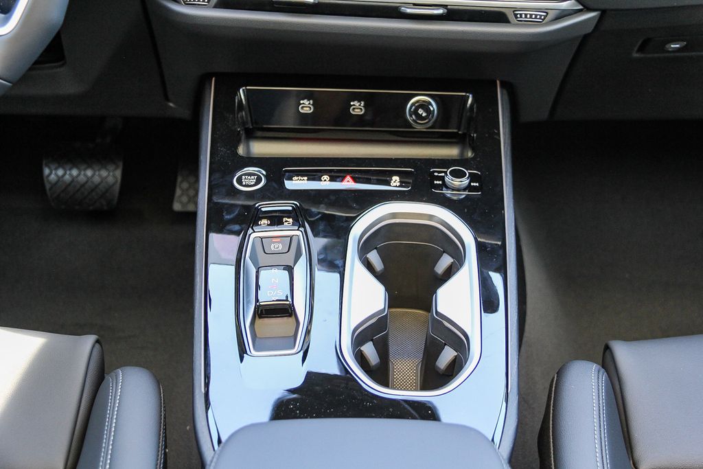Thumbnail: 2026 Audi A6 - 13