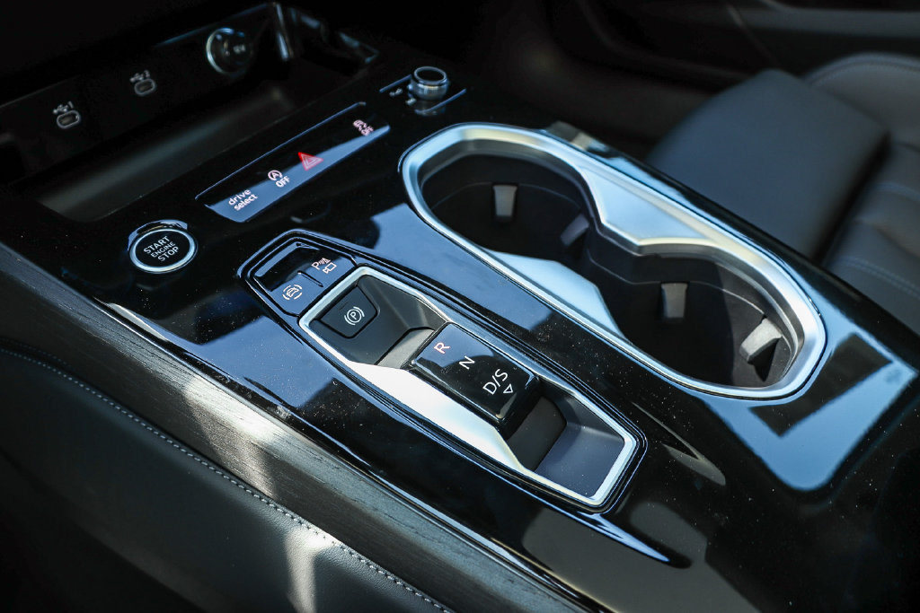 Thumbnail: 2026 Audi A6 - 15