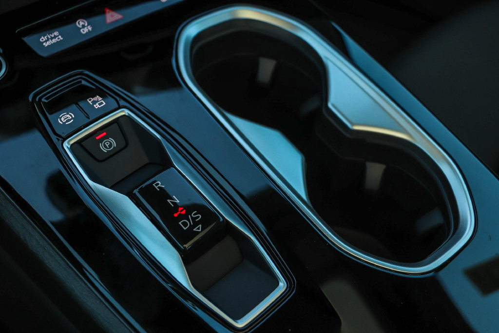 Thumbnail: 2026 Audi A6 - 12