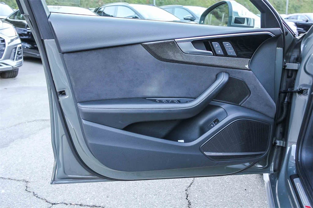 Thumbnail: 2023 Audi S4 - 26