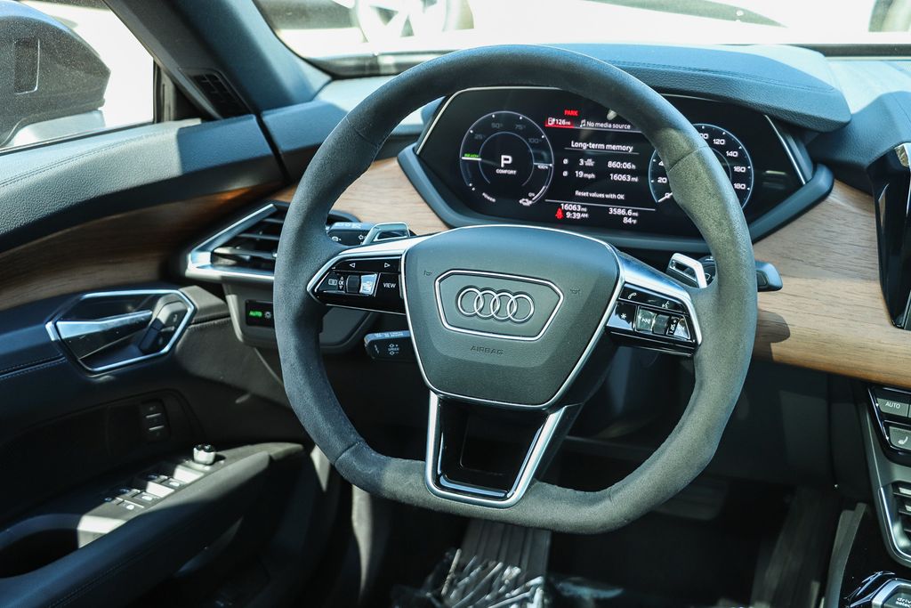 Thumbnail: 2023 Audi e-tron GT - 12