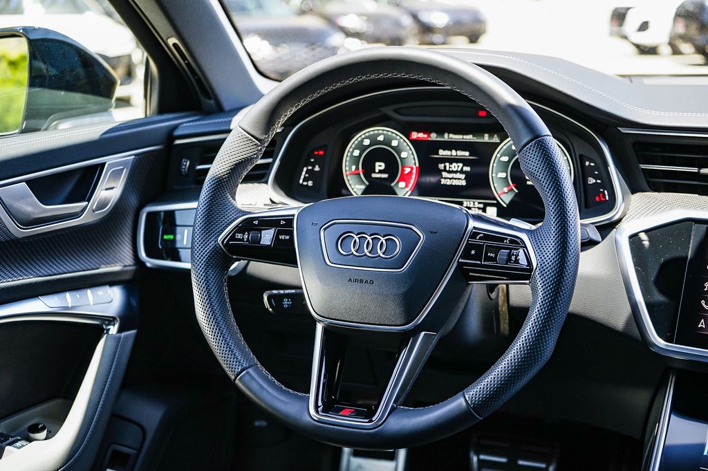Thumbnail: 2025 Audi S6 - 12