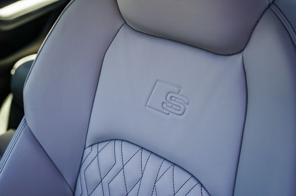 Thumbnail: 2025 Audi S6 - 29