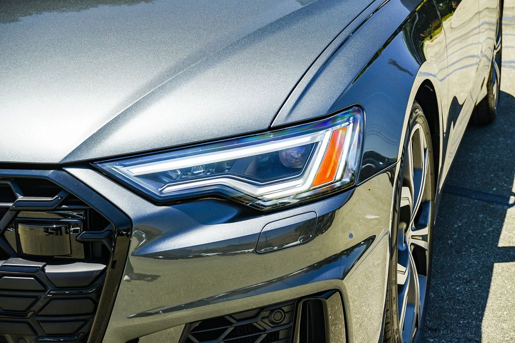Thumbnail: 2025 Audi S6 - 20