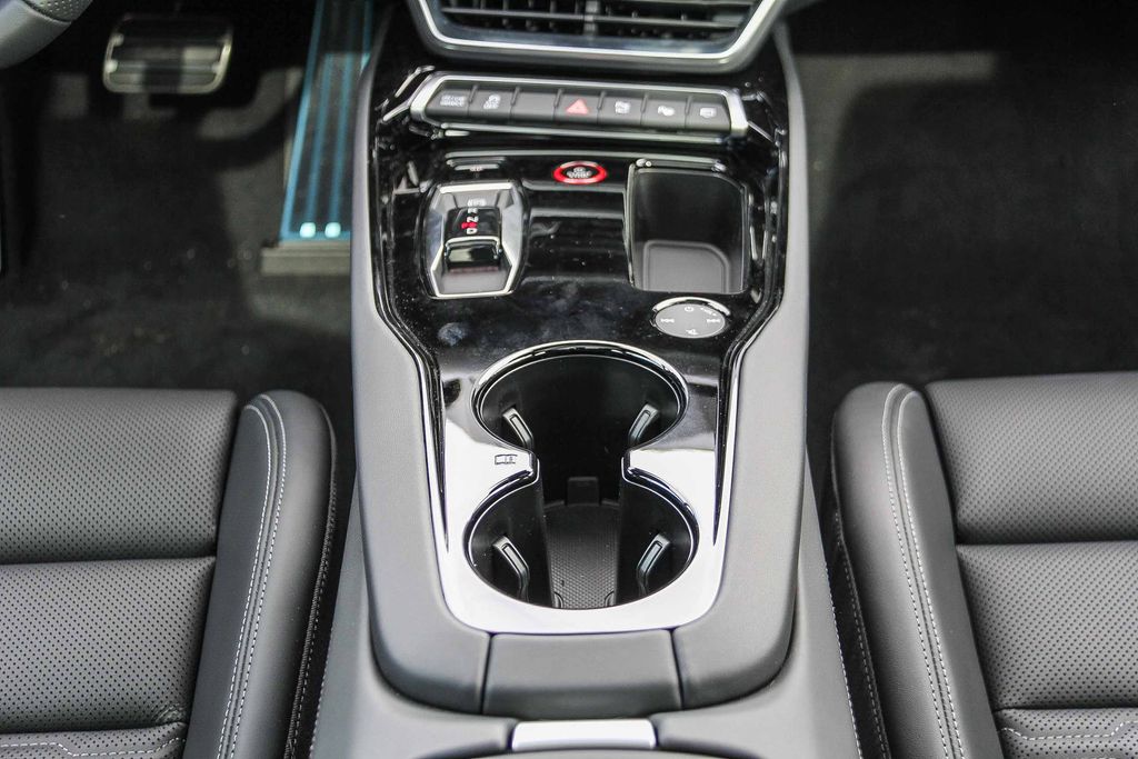 Thumbnail: 2026 Audi e-tron GT - 12
