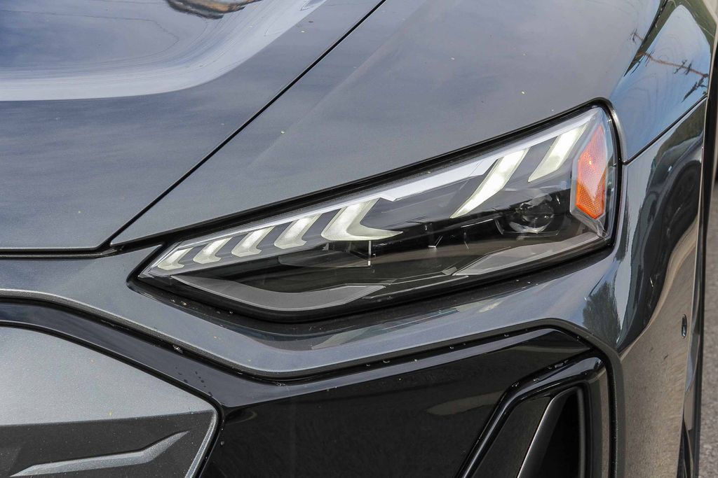 Thumbnail: 2026 Audi e-tron GT - 18