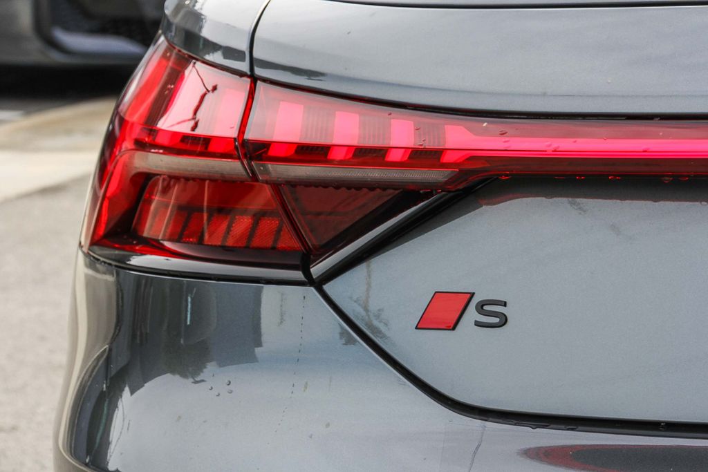 Thumbnail: 2026 Audi e-tron GT - 21