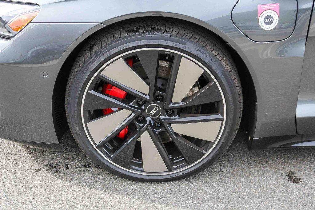 Thumbnail: 2026 Audi e-tron GT - 6