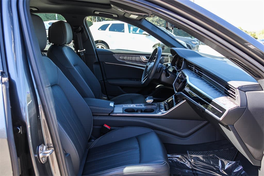 Thumbnail: 2025 Audi A6 - 9