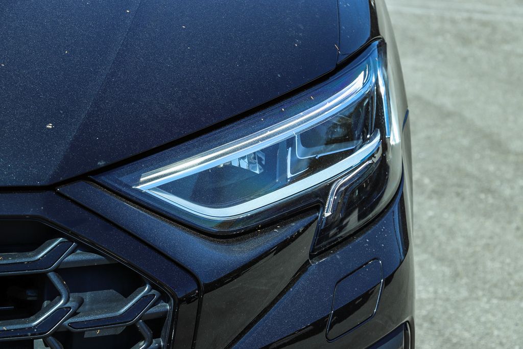 Thumbnail: 2022 Audi A8 - 20