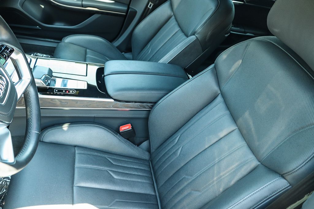 Thumbnail: 2022 Audi A8 - 10