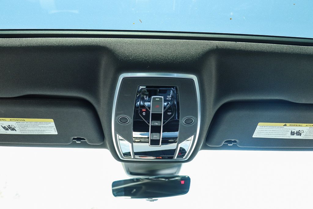 Thumbnail: 2022 Audi A8 - 22