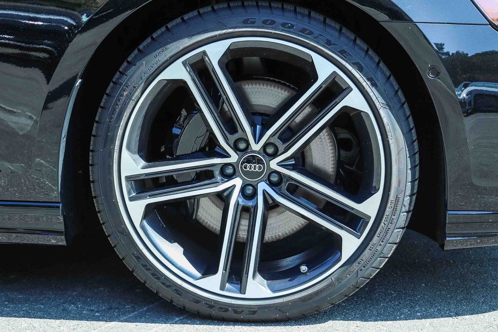 Thumbnail: 2026 Audi A8 - 7