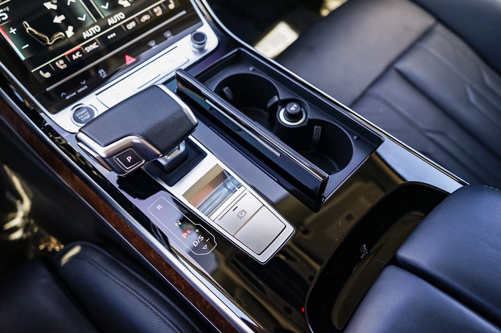 Thumbnail: 2024 Audi A8 - 27
