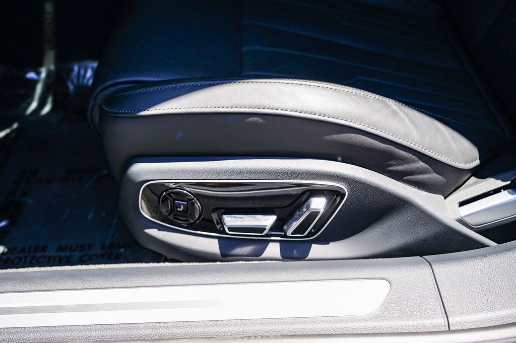Thumbnail: 2024 Audi A8 - 25