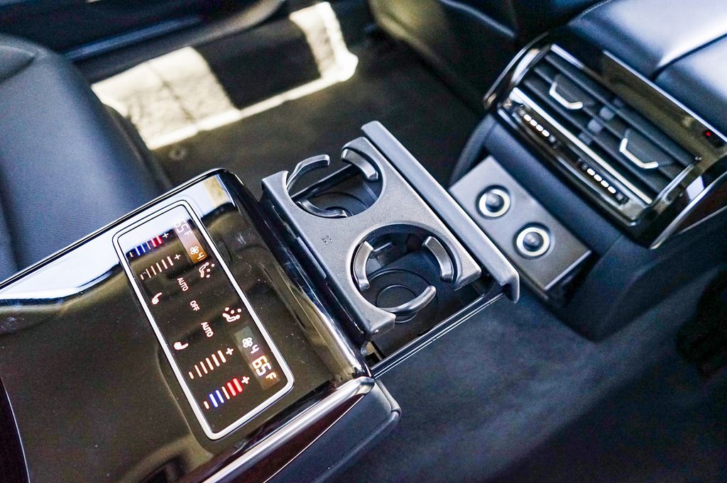 Thumbnail: 2024 Audi A8 - 14