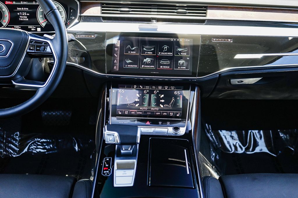 Thumbnail: 2024 Audi A8 - 8