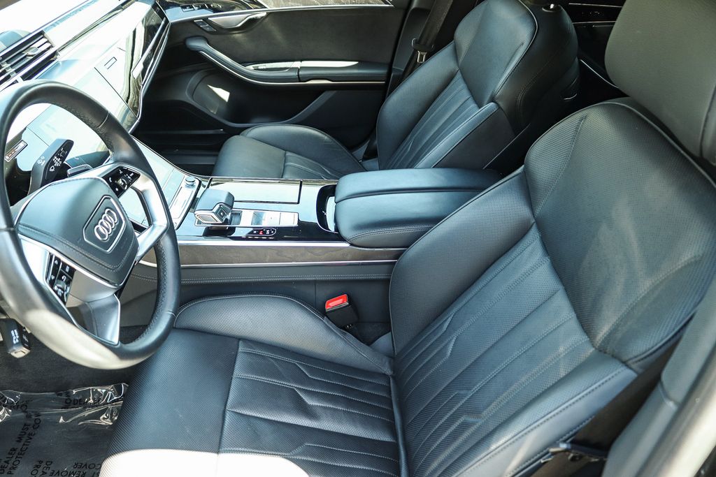 Thumbnail: 2025 Audi A8 - 10