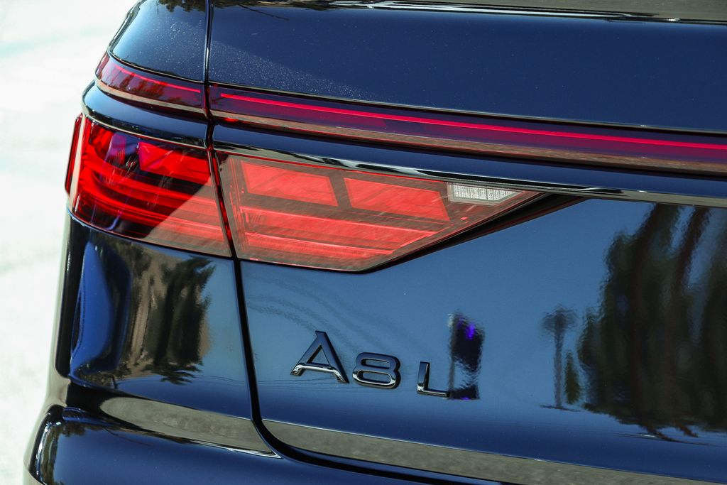 Thumbnail: 2025 Audi A8 - 21