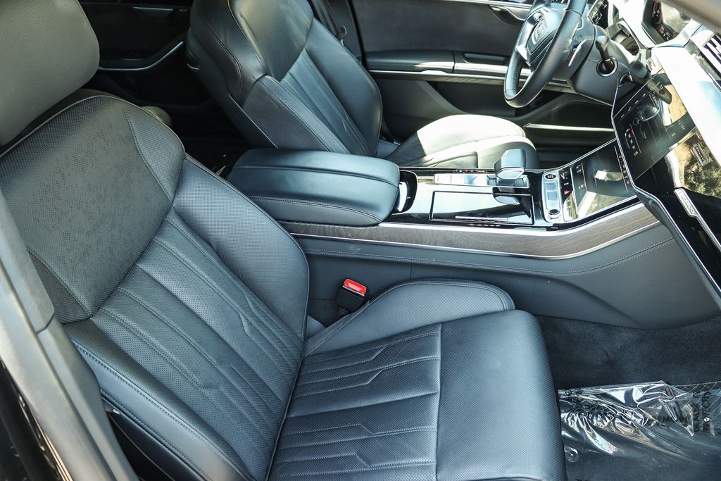Thumbnail: 2025 Audi A8 - 9