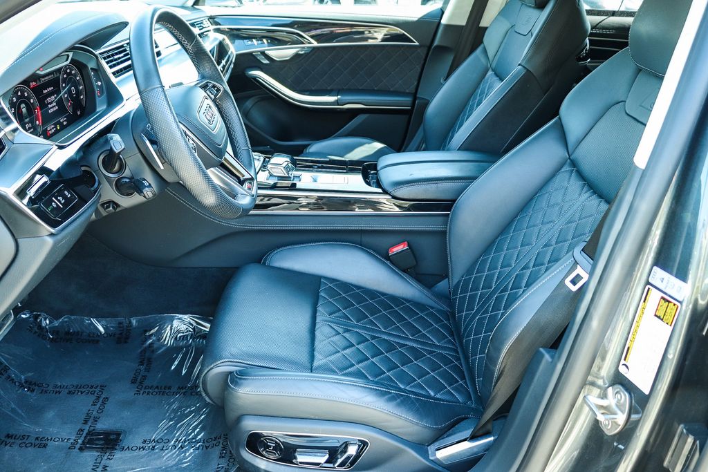 Thumbnail: 2023 Audi S8 - 11
