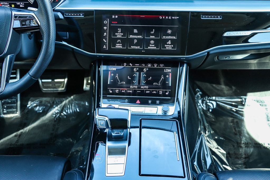 Thumbnail: 2023 Audi S8 - 9