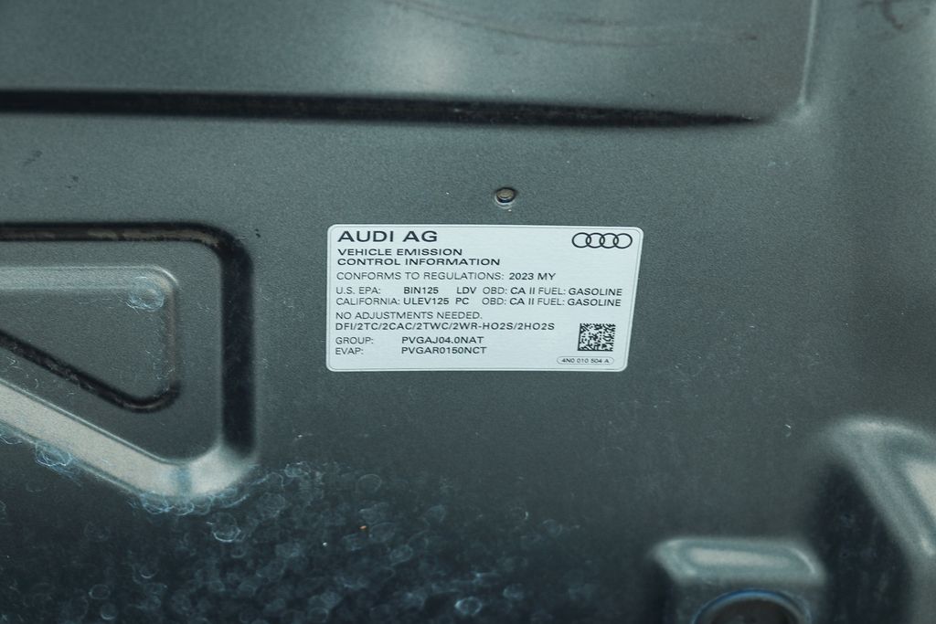 Thumbnail: 2023 Audi S8 - 17