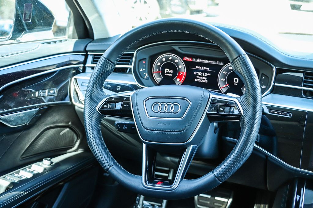 Thumbnail: 2023 Audi S8 - 13